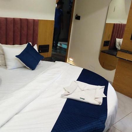Hotel Campus アーメダバード エクステリア 写真