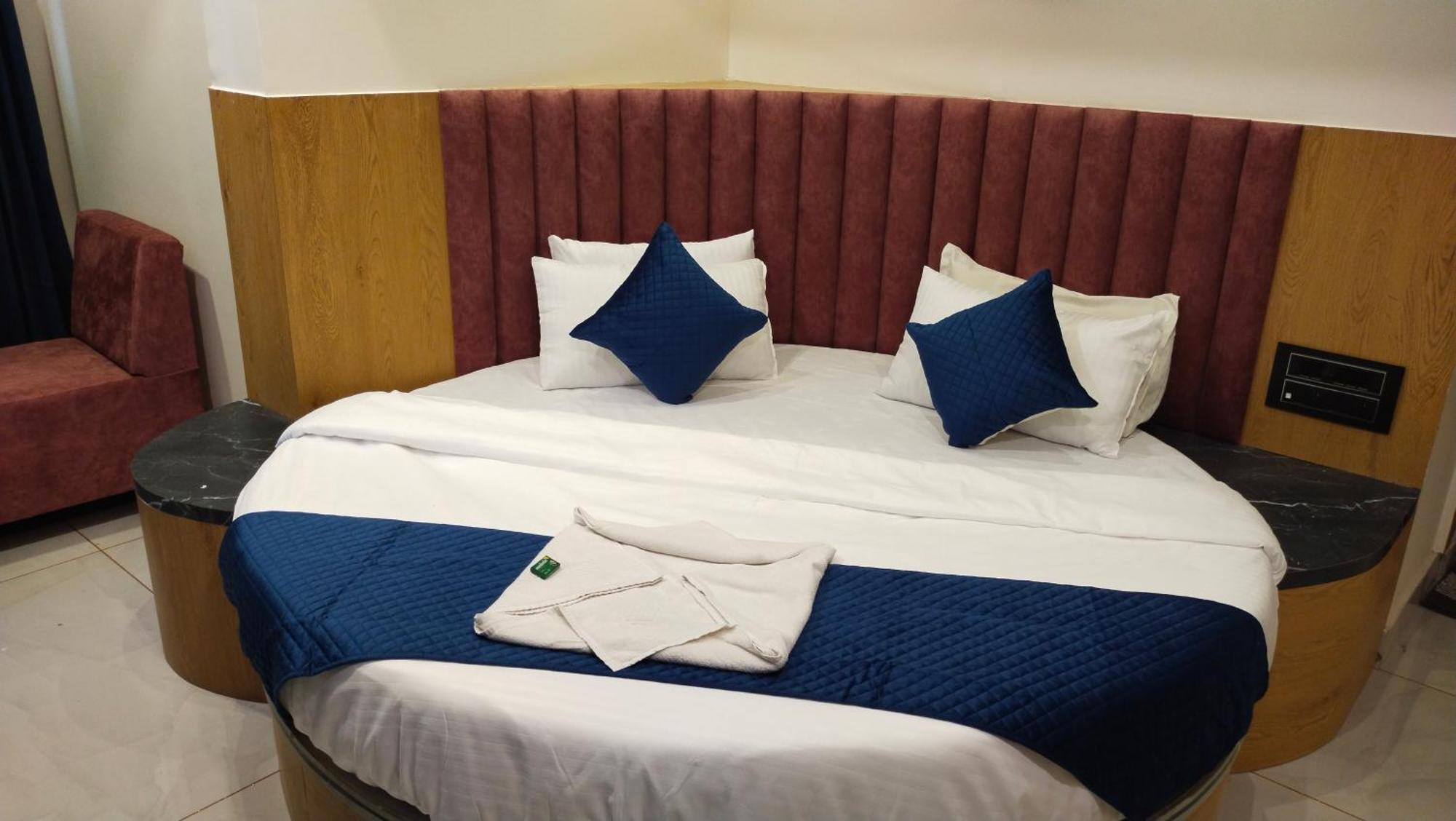 Hotel Campus アーメダバード エクステリア 写真
